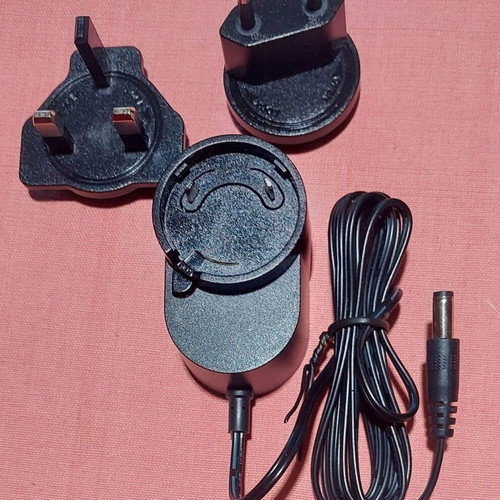 Teka012-1201000XX Power Adapter 12V 1A New with EU and UK Plugs