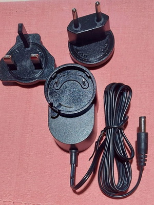 Teka012-1201000XX Power Adapter 12V 1A New with EU and UK Plugs