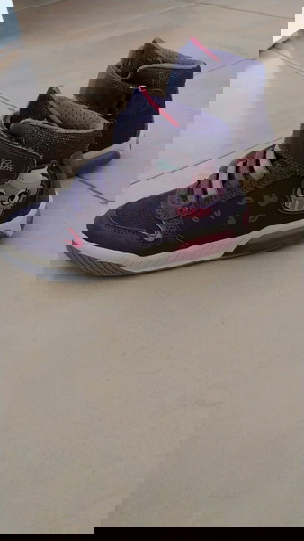 Geox No 30.