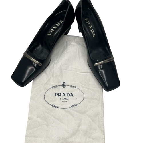 Prada mid heel leather pumps, black, size 37