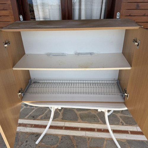 Kitchen cabinet set used with plate holder, dimensions included