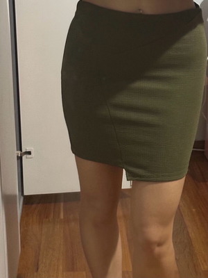Bershka khaki pencil skirt like new, unworn