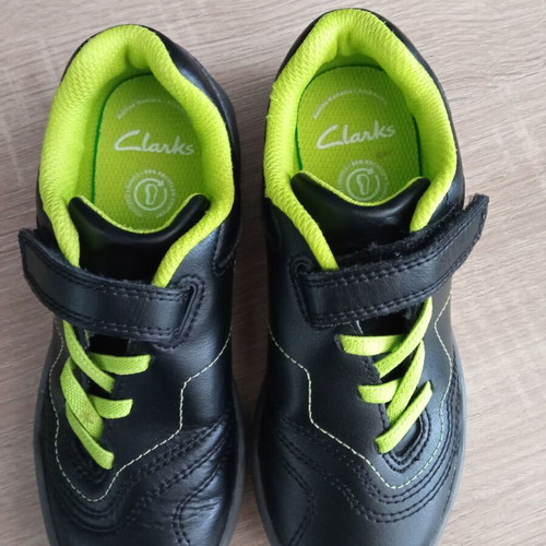 Clarks Award Fly O Kids' Shoes used, size 29