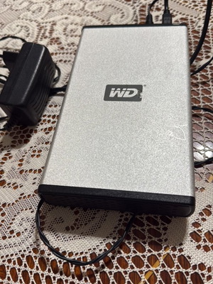 Western Digital 500 GB external hard drive used, excellent condition