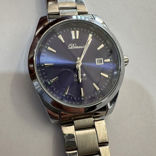Donvoi Quartz men's watch new with blue dial and metal bracelet