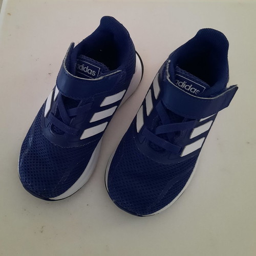 Adidas sports shoes size 24 like new, blue with white stripes