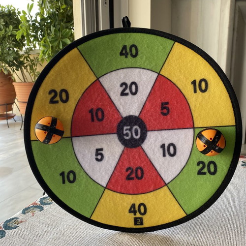 Felt Target Game with 2 Balls by Decathlon like new