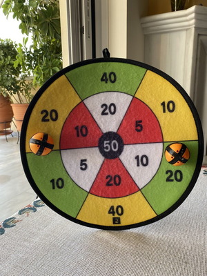 Felt Target Game with 2 Balls by Decathlon like new