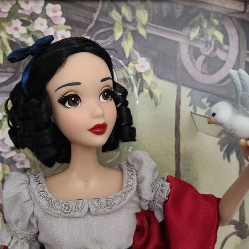 Disney Snow White limited edition 17" doll new