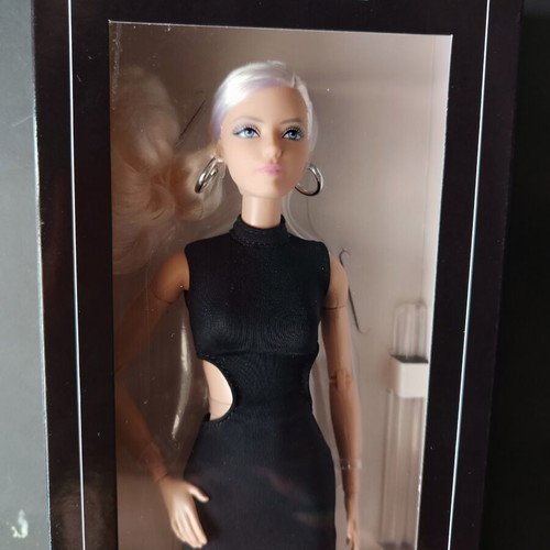 Barbie Basics Model 2 new