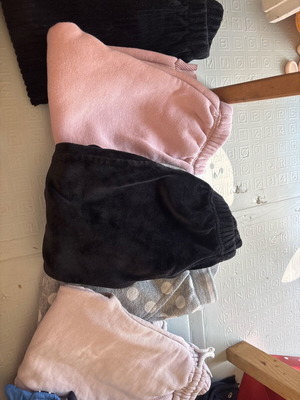 Baby rompers used for 12-18 months, 5 pieces in good condition
