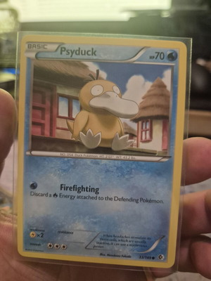 Psyduck 33 Boundaries Crossed card used, excellent condition