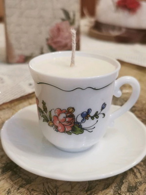 Αρωματικό χειροποίητο κερί σόγιας καρύδας σε φλυτζανάκι με άρωμα βανίλιας