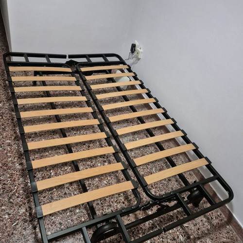 Sofa bed like new with dimensions 185×60 and 185×120 when opened