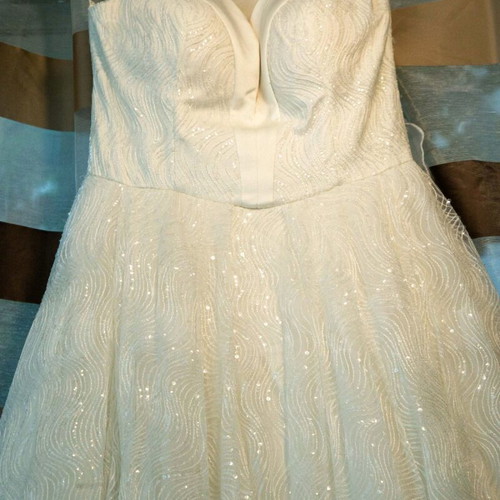 Princess wedding dress white like new with corset and long train