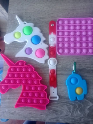 Pop It set of 5 pieces with 2 unicorns, square bracelet and Among