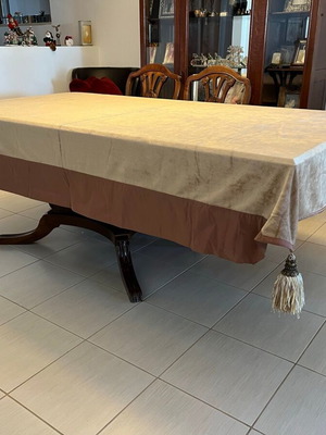 Tablecloth used with two matching runners