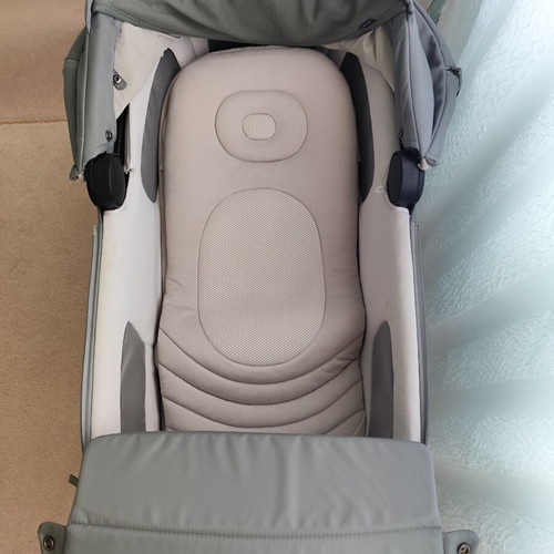 Inglesina Electa port bebe khaki with mattress like new