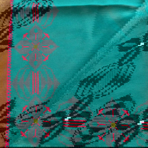 Σετ 2 κεντημένα καρέ σταυροβελονιάς με χειροποίητη πλεκτή δαντέλα, καινούργια