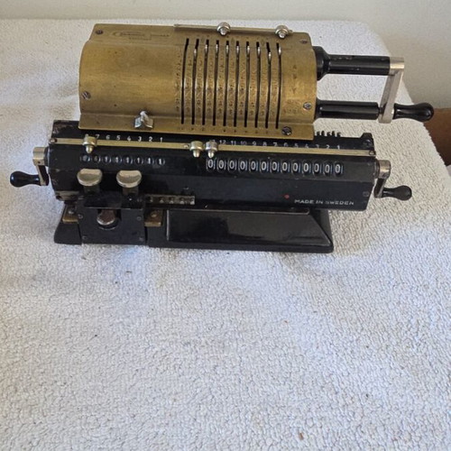 Odhner Swedish calculator used, circa 1950, heavy 6 kg