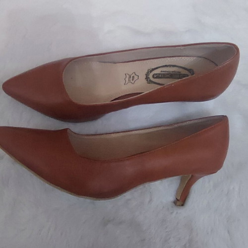 Dexim brown pumps size 39 like new
