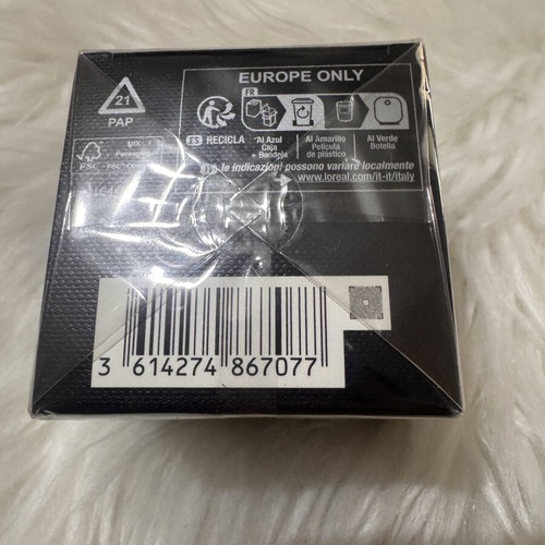Yves Saint Laurent 36 Oran Matlouh scented candle 75g