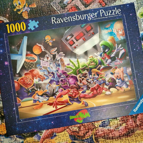 Ravensburger Space Jam puzzle like new, 1000 pieces