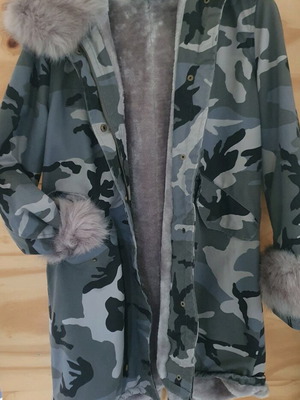 Women's grey army style coat new with lining and removable fur