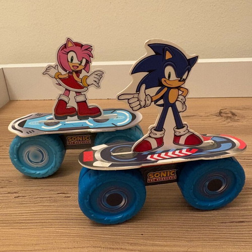 Mc Donald’s Happy Meal Sonic and Amy Racer toys used