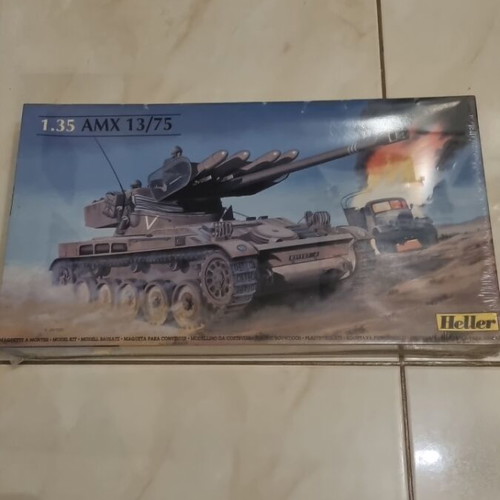 Amx 13/75 1:35 Model Kit sealed by Heller