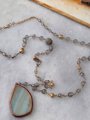 Handmade necklace with agate and lava beads like new, gray turquoise