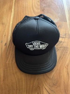 Vans hat like new, black, size XS, for ages 8-14