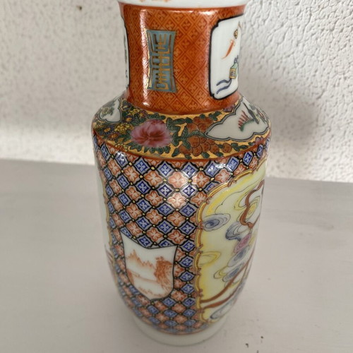 Vintage Chinese vase like new