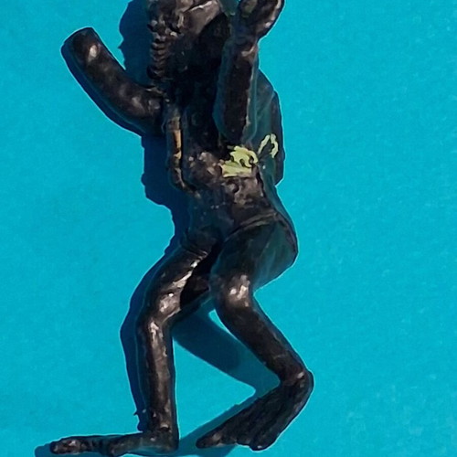 Military figures used with wear, set of 2