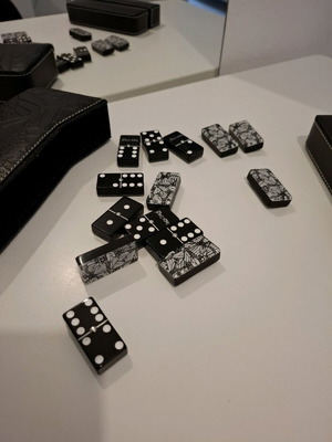 Domino Pineda Covalin σε άριστη κατάσταση μοναδικό κομμάτι