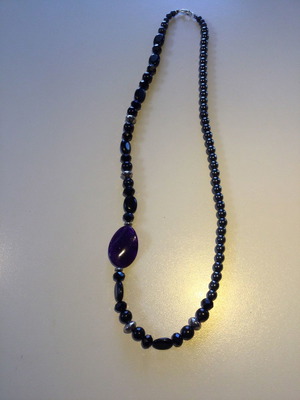 Necklace handmade with amethyst element and silver clasp new