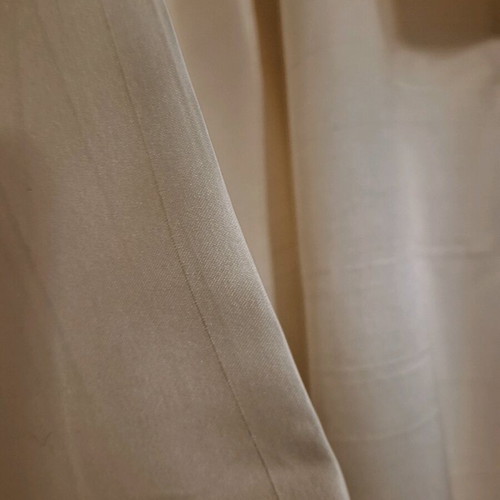 Wedding dress vintage handmade like new with Chantilly lace, silk fabric
