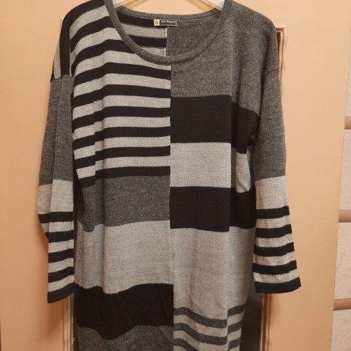 Julia Bergovich long sweater gray like new
