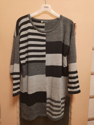 Julia Bergovich long sweater gray like new