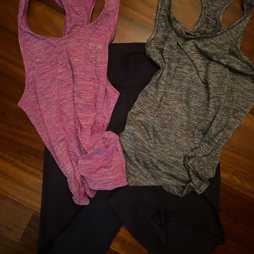 USA PRO women's sportswear set like new, size S/XS, blue and purple tops, blue 3/4 leggings