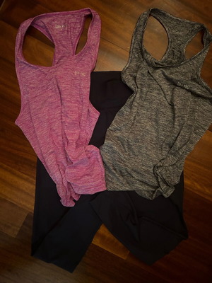 USA PRO women's sportswear set like new, size S/XS, blue and purple tops, blue 3/4 leggings