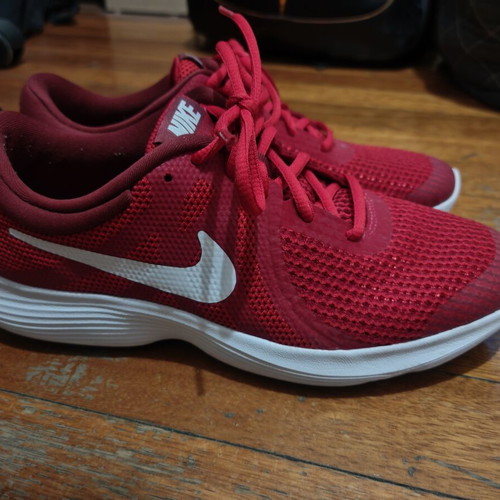 Nike Revolution 4 GS red athletic shoes size 40
