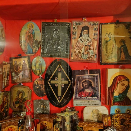 Wooden iconostasis used with icons