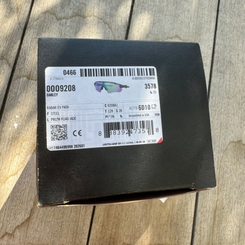 Oakley Radar EV Path sunglasses like new, multicolor