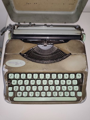 Hermes Baby vintage typewriter used, untested, French AZERTY keyboard