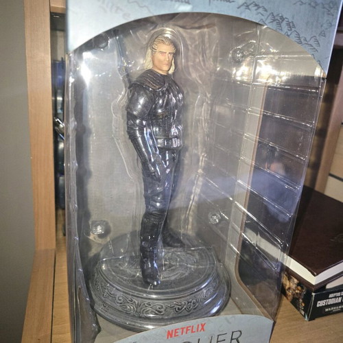 Dark Horse Geralt of Rivia Witcher Netflix Season 1 statue like new