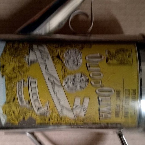 Oil container like new, missing lid