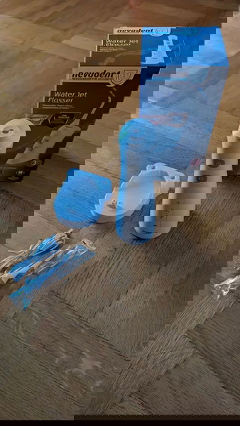 Water Flosser , Συσκευή καθαρισμού δοντιών με νερό