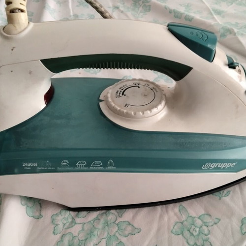 Steam iron like new