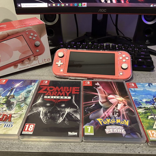 Nintendo Switch Lite κονσόλα σαν καινούργια με 4 παιχνίδια, 128GB αποθηκευτικό χώρο και θήκη